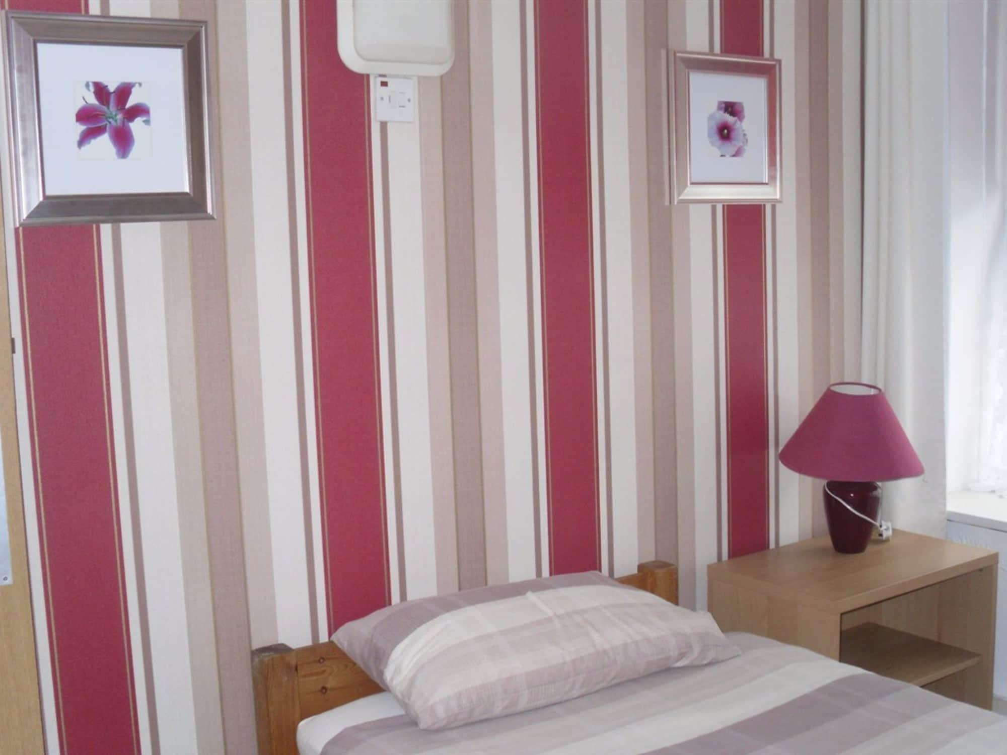 Llanion Lodge Saint Florence Экстерьер фото